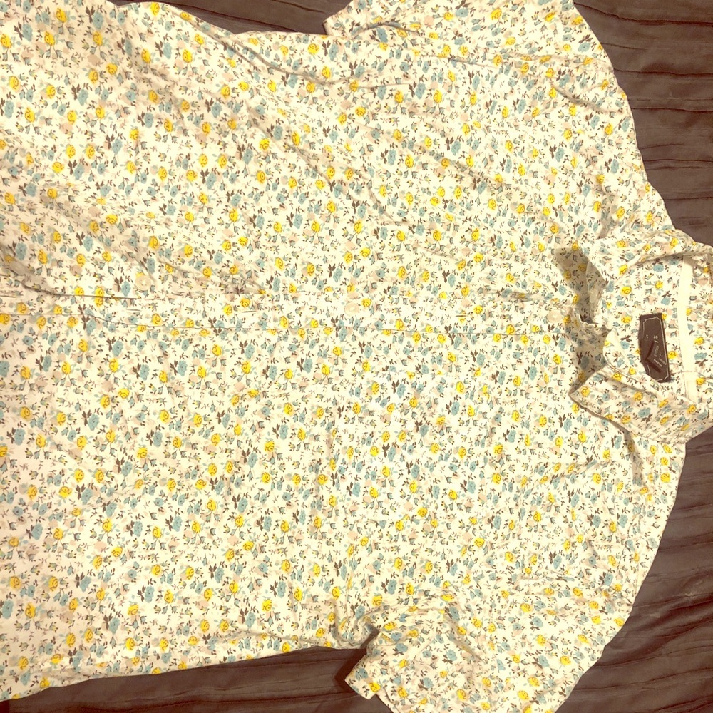 Short sleeve button down